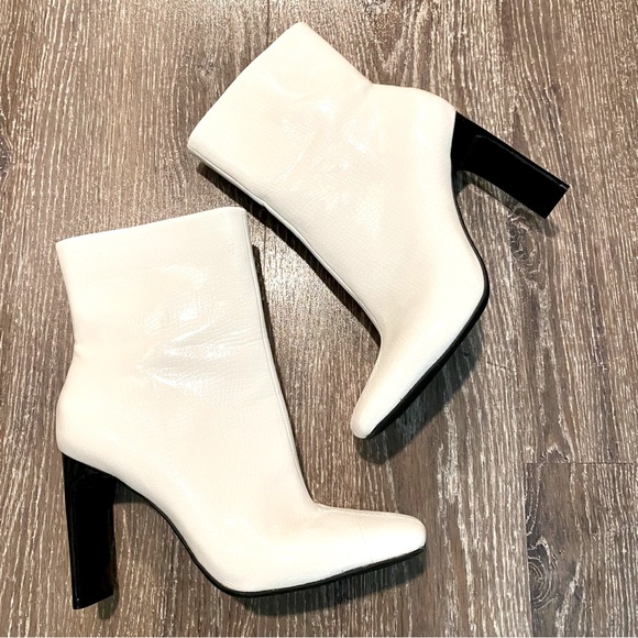 White Boots - Picture 3 of 8